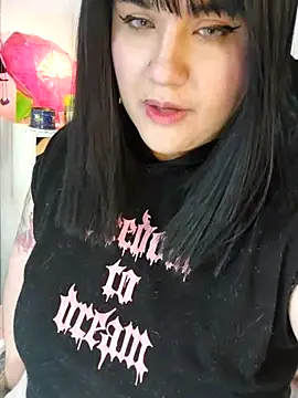 ItsNaiixa online show from 09-21-25, 01:02