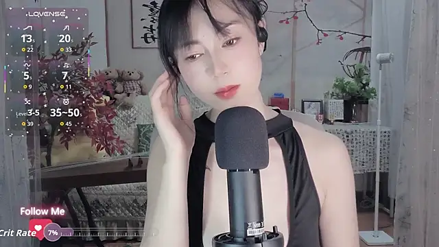 Snapshot of Lisa-s chatting on 09-10-25, 02:39 Lisa-s online show from 09-10-25, 02:39