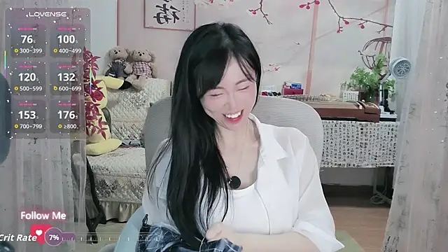 Snapshot of Lisa-s chatting on 10-12-25, 01:43 Lisa-s online show from 10-12-25, 01:43