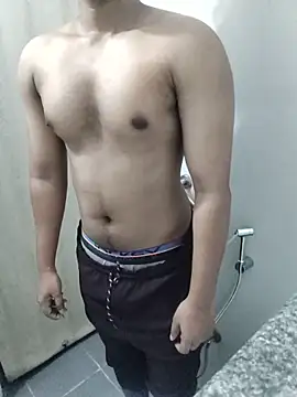 Snapshot of hottboy_39 chatting on 03-13-26, 02:07 hottboy 39 online show from 03-13-26, 02:07