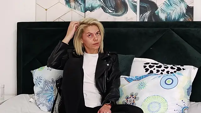 tanyagrey online show from 04-15-26, 05:25