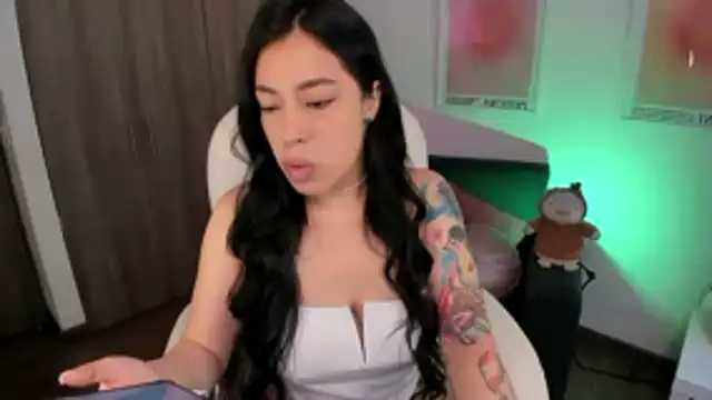 Roxana 02 online show from 11-26-25, 03:35