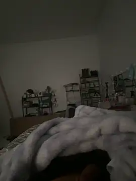 AdrianUquillas online show from 04-09-26, 04:01
