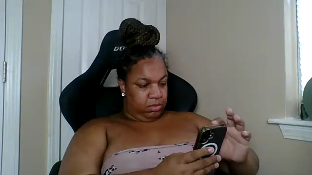 Snapshot of Badgirlbrittt chatting on 12-18-25, 07:20 Badgirlbrittt online show from 12-18-25, 07:20