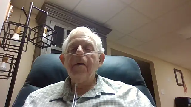 Snapshot of bootlegmanz chatting on 06-10-26, 02:56 bootlegmanz online show from 06-10-26, 02:56
