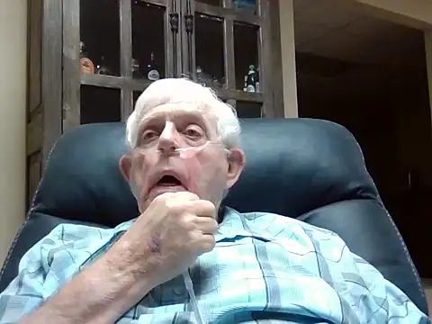 Snapshot of bootlegmanz chatting on 07-15-26, 06:13 bootlegmanz online show from 07-15-26, 06:13