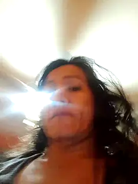 Snapshot of miicheele32 chatting on 01-04-25, 04:22 miicheele32 online show from 01-04-25, 04:22