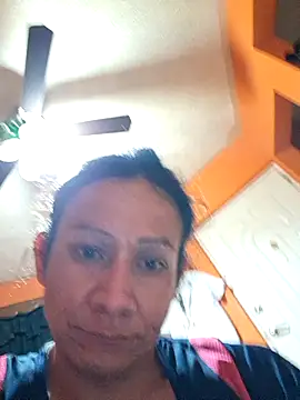 Snapshot of miicheele32 chatting on 10-23-25, 10:36 miicheele32 online show from 10-23-25, 10:36