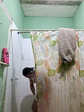 Snapshot of miicheele32 chatting on 10-24-25, 06:54 miicheele32 online show from 10-24-25, 06:54