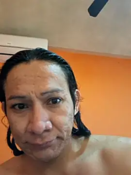 Snapshot of miicheele32 chatting on 11-05-25, 09:48 miicheele32 online show from 11-05-25, 09:48