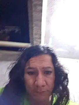 Snapshot of miicheele32 chatting on 11-23-25, 06:46 miicheele32 online show from 11-23-25, 06:46