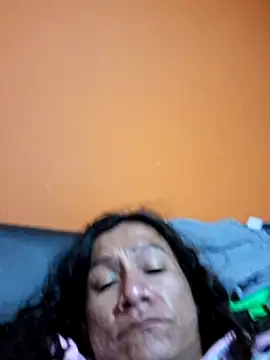 Snapshot of miicheele32 chatting on 11-26-25, 06:58 miicheele32 online show from 11-26-25, 06:58