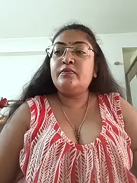 Snapshot of LAVERNIYA_ chatting on 10-26-25, 03:45 LAVERNIYA  online show from 10-26-25, 03:45