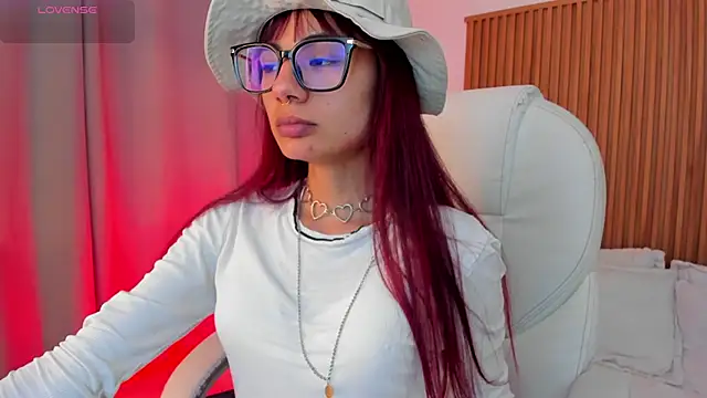 sophiecherry  online show from 11-12-25, 02:23