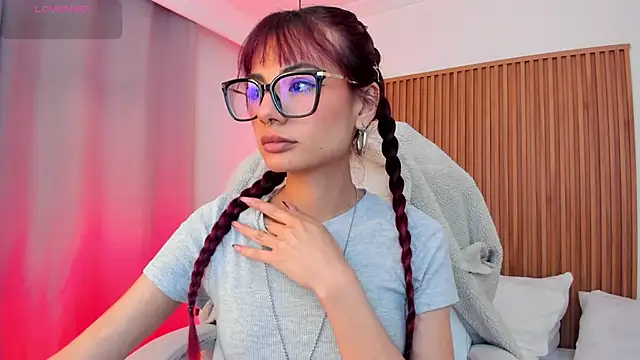 sophiecherry  online show from 11-20-25, 09:36