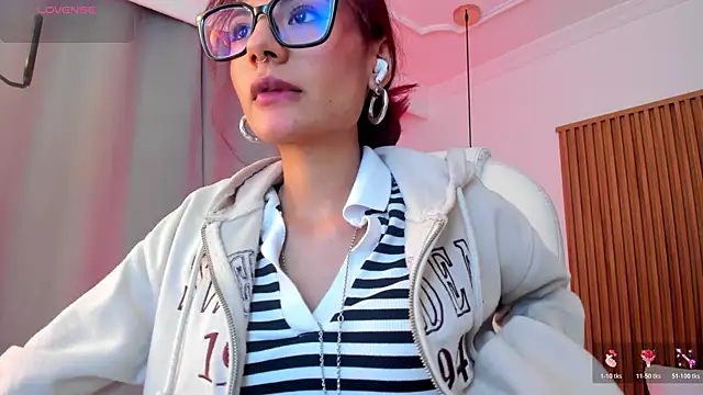 sophiecherry  online show from 11-21-25, 08:40