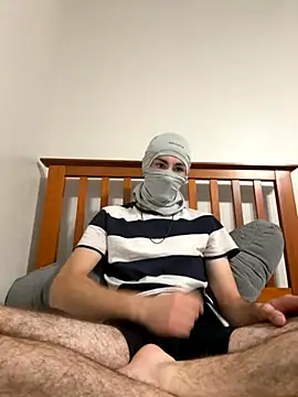 Snapshot of TheBestbrando88 chatting on 11-04-25, 12:43 TheBestbrando88 online show from 11-04-25, 12:43