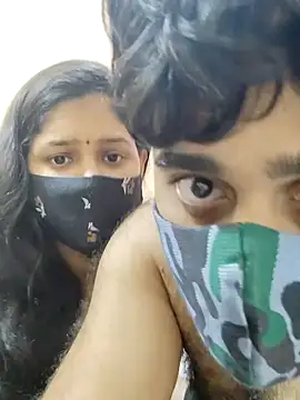 Snapshot of IND_COUPLE1 chatting on 12-25-24, 09:45 IND COUPLE1 online show from 12-25-24, 09:45