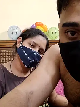 Snapshot of IND_COUPLE1 chatting on 02-15-25, 08:22 IND COUPLE1 online show from 02-15-25, 08:22