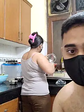 Snapshot of IND_COUPLE1 chatting on 02-26-25, 09:58 IND COUPLE1 online show from 02-26-25, 09:58