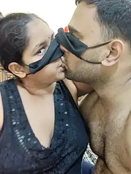 Snapshot of IND_COUPLE1 chatting on 03-03-25, 05:39 IND COUPLE1 online show from 03-03-25, 05:39