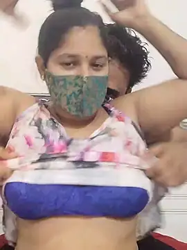 Snapshot of IND_COUPLE1 chatting on 09-13-25, 01:55 IND COUPLE1 online show from 09-13-25, 01:55