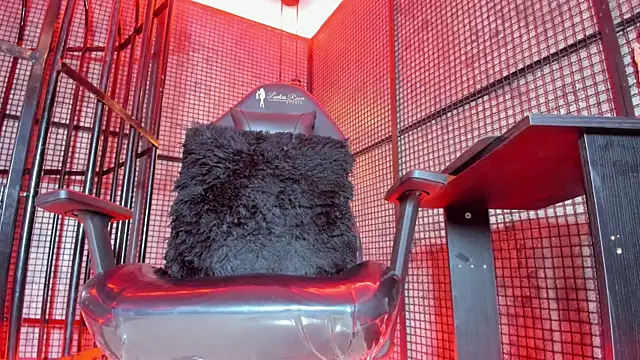 NAILAHARD online show from 11-17-25, 03:29