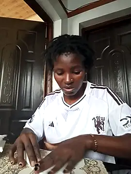 TrishaKalid online show from 10-21-25, 01:01