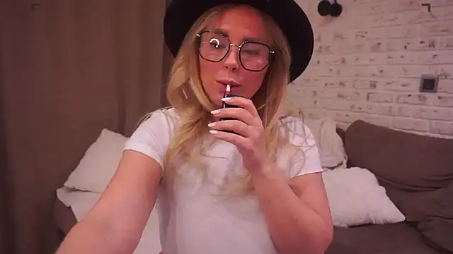 Snapshot of Charming_Daphny chatting on 03-14-25, 12:51 Charming Daphny online show from 03-14-25, 12:51