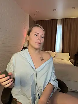 Snapshot of Charming_Daphny chatting on 11-28-25, 06:38 Charming Daphny online show from 11-28-25, 06:38