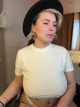 Snapshot of Charming_Daphny chatting on 12-04-25, 06:12 Charming Daphny online show from 12-04-25, 06:12