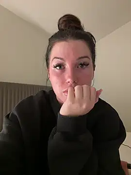 Snapshot of summermc_xx chatting on 11-12-25, 01:06 summermc xx online show from 11-12-25, 01:06