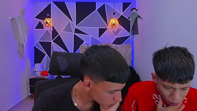 Juan Nd Steven online show from 10-28-25, 04:27