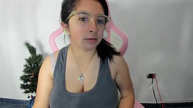 Snapshot of _Angelinaandrade_ chatting on 12-04-24, 11:08 Angelinaandrade online show from 12-04-24, 11:08