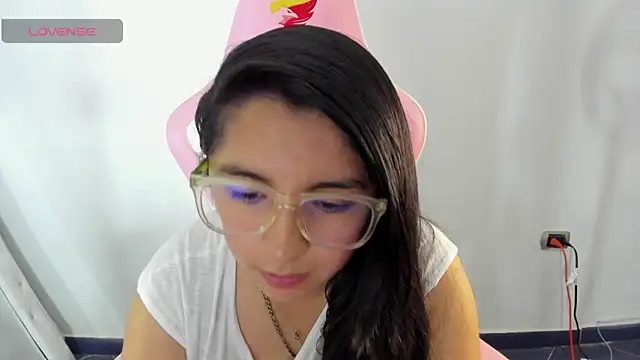 Snapshot of _Angelinaandrade_ chatting on 02-28-25, 07:46 Angelinaandrade online show from 02-28-25, 07:46