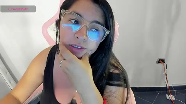 Snapshot of _Angelinaandrade_ chatting on 03-04-25, 07:54 Angelinaandrade online show from 03-04-25, 07:54