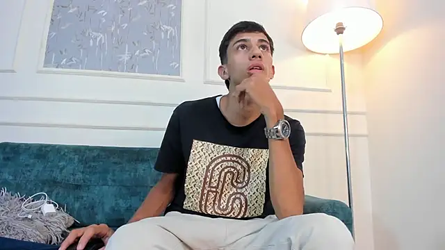 Lucian Davi online show from 10-08-25, 03:26