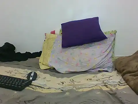 Snapshot of Cessylolla chatting on 03-20-25, 02:32 Cessylolla online show from 03-20-25, 02:32