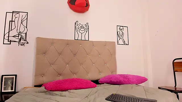 ari amisi online show from 04-23-26, 06:43