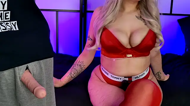 Snapshot of Allys_secret chatting on 01-20-25, 07:04 Allys secret online show from 01-20-25, 07:04