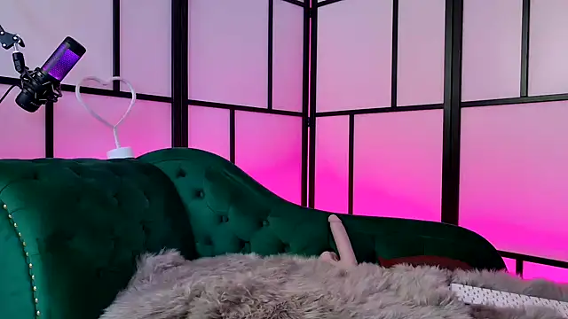 Snapshot of Allys_secret chatting on 03-06-25, 01:14 Allys secret online show from 03-06-25, 01:14