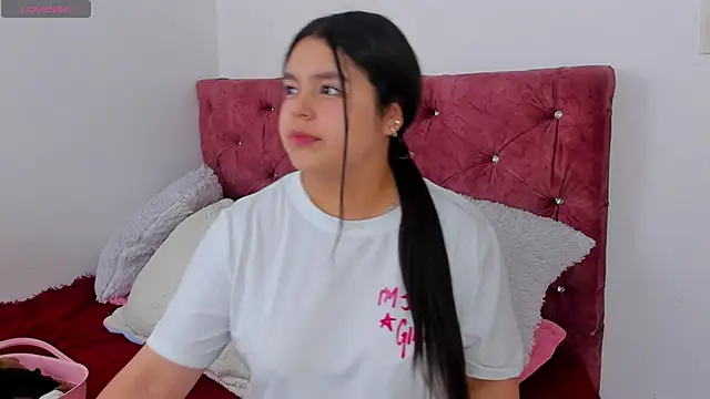 skyhotgirll online show from 04-13-26, 07:19