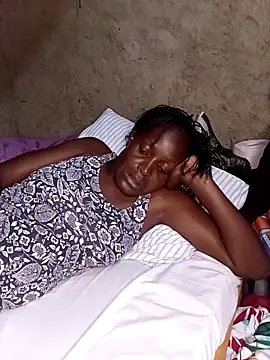 Snapshot of pretty_prickle chatting on 10-31-25, 06:42 pretty prickle online show from 10-31-25, 06:42