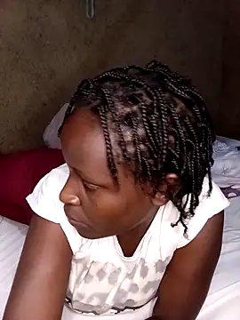 Snapshot of pretty_prickle chatting on 11-19-25, 02:17 pretty prickle online show from 11-19-25, 02:17