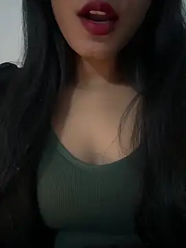 Snapshot of Hot_Goldengirl chatting on 11-30-25, 06:56 Hot Goldengirl online show from 11-30-25, 06:56