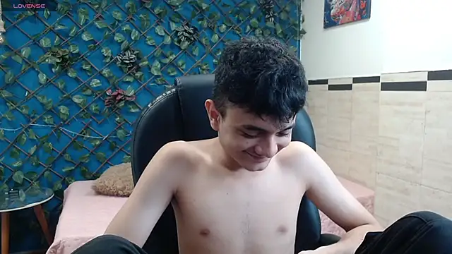 Waturox online show from 11-12-25, 07:03