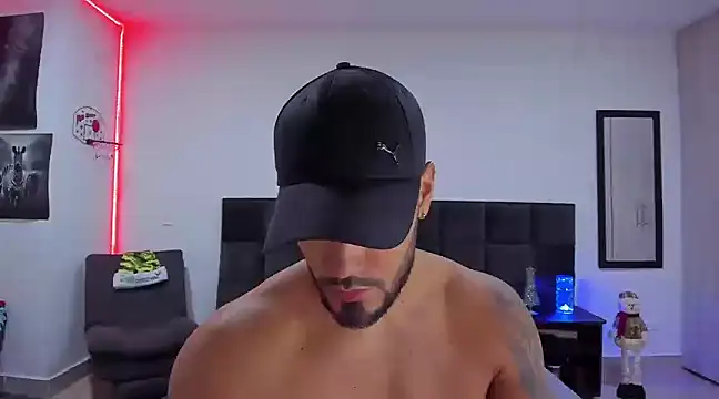 Snapshot of Alexander_Martines chatting on 12-24-24, 12:33 Alexander Martines online show from 12-24-24, 12:33