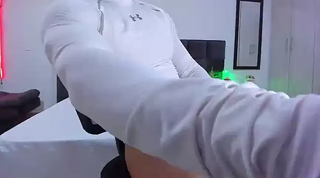 Snapshot of Alexander_Martines chatting on 12-28-24, 02:22 Alexander Martines online show from 12-28-24, 02:22