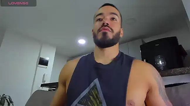 Snapshot of Alexander_Martines chatting on 01-31-25, 01:11 Alexander Martines online show from 01-31-25, 01:11