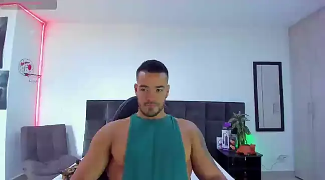 Snapshot of Alexander_Martines chatting on 03-17-25, 07:48 Alexander Martines online show from 03-17-25, 07:48